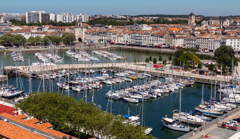 Pourquoi choisir Aunis Messagerie pour vos transports routiers à La Rochelle ?